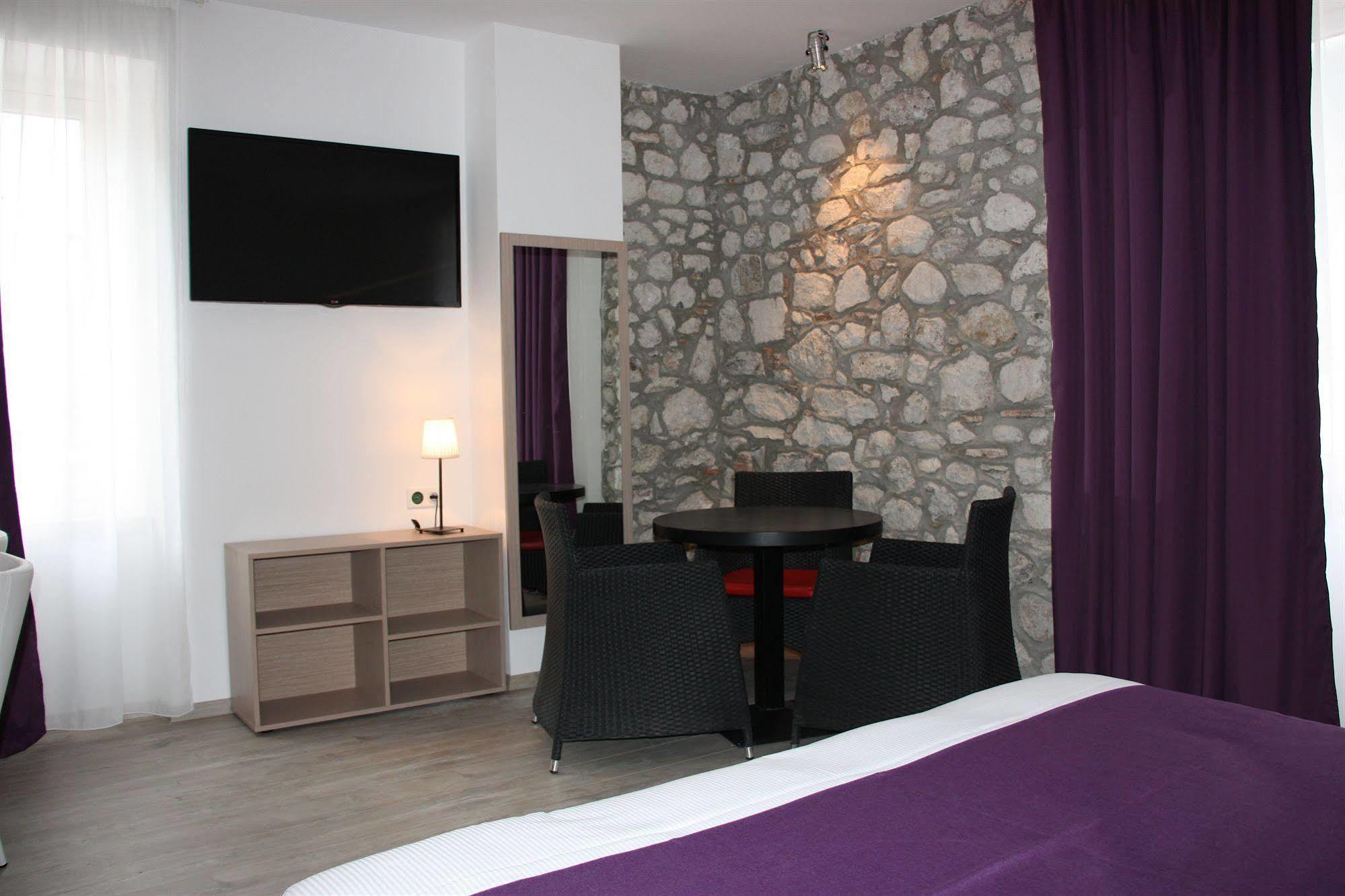 Hotel Terranostra Tarascon-sur-Ariège Exterior foto
